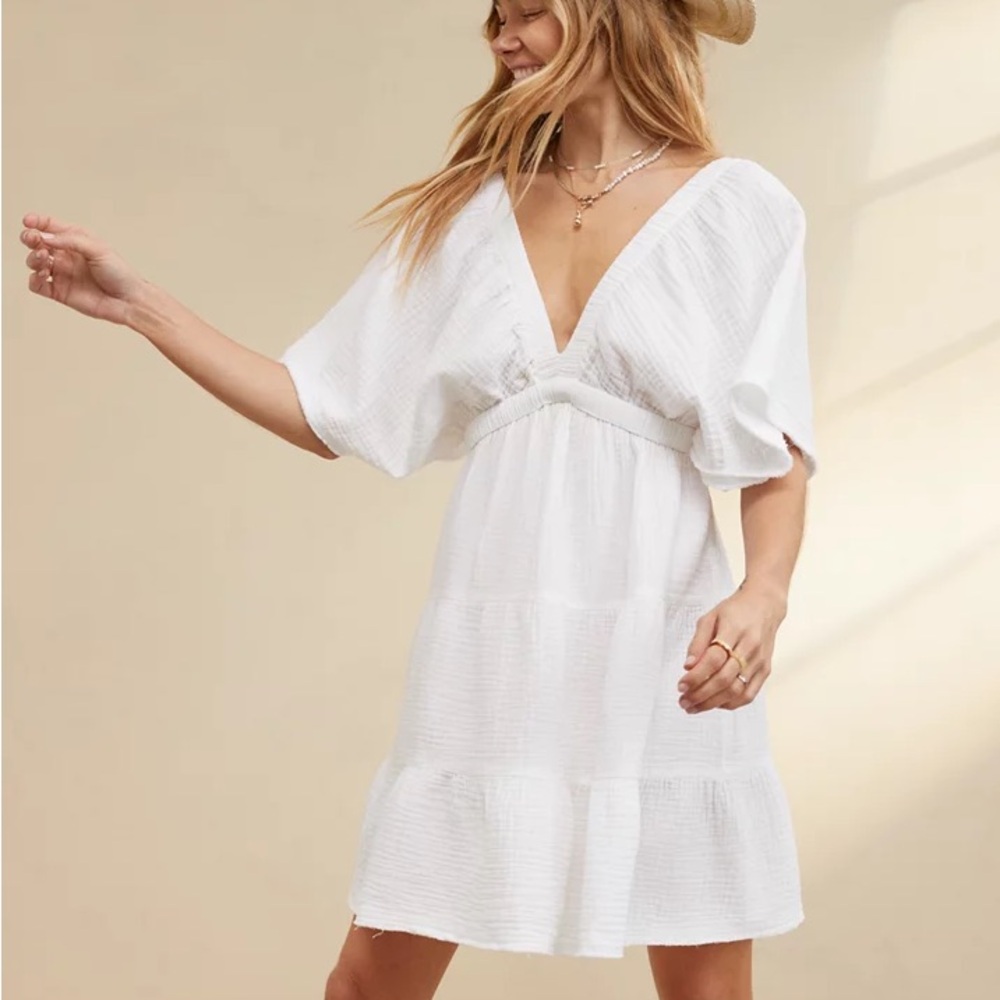 Aerie White V-Neck Dress size L